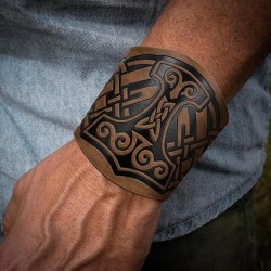 HiiFeuer 2 PCS Viking Embossed Faux Leather Cuff Bracelet, Norse Retro Wristband, Nordic Mjolnir Vegvisir Pattern Cuff Bangle Bracelet